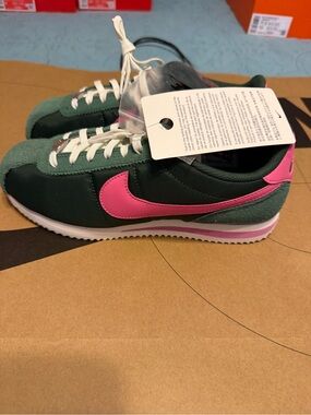 Nike Cortez classic sneakers with Pink and Green Color